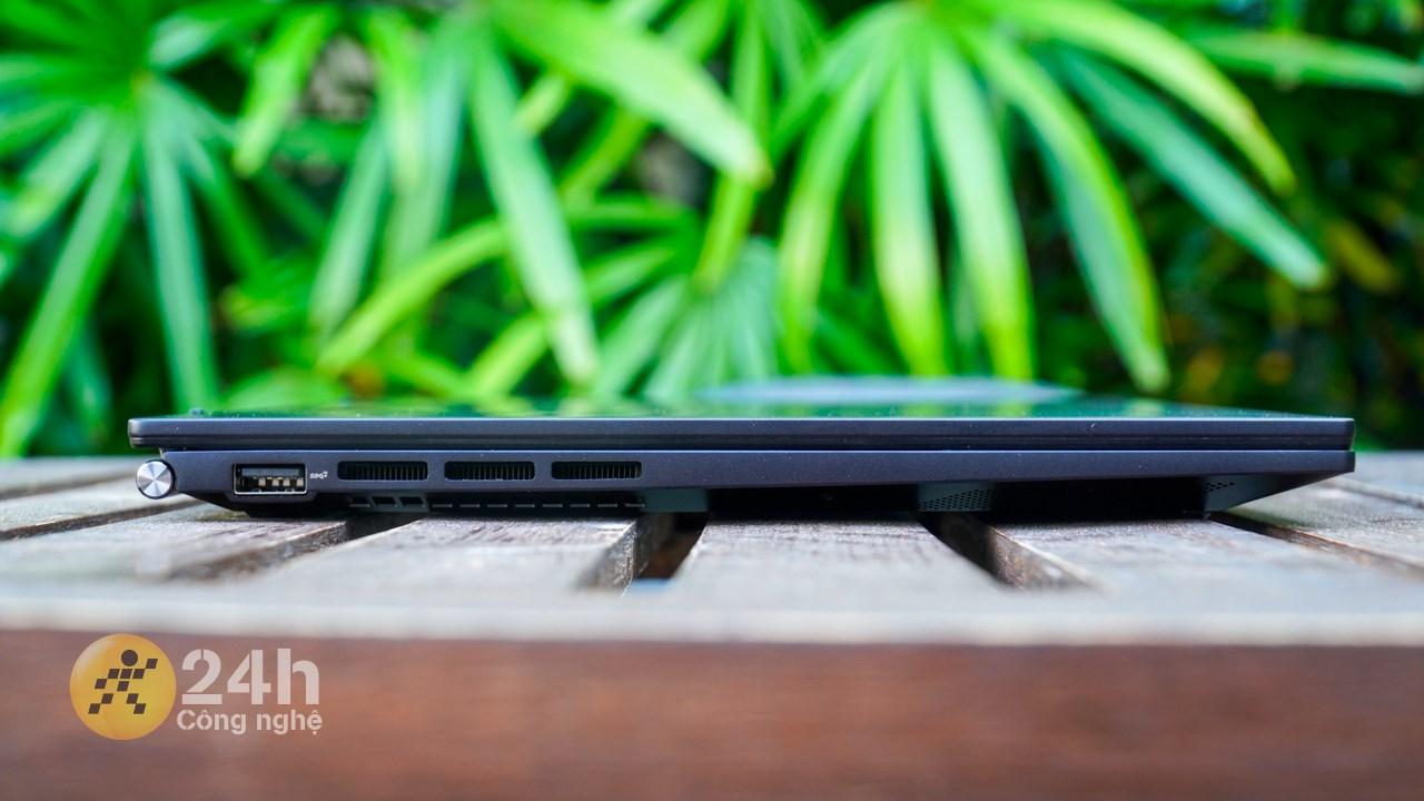 Cạnh trái của ASUS Zenbook 14 OLED UM3402YA.