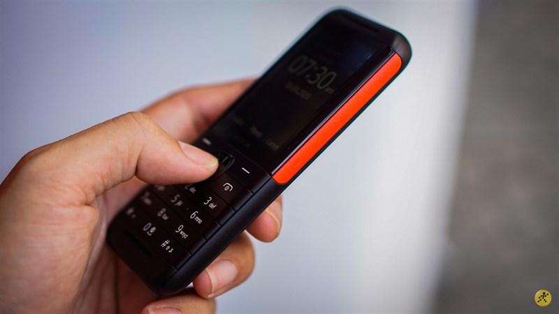 Cạnh trái Nokia 5310 (2020)