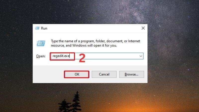 G&otilde; regedit.exe để mở Registry Edito