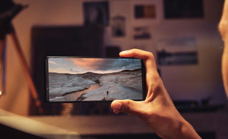 Nhờ màn hình tỉ lệ 21:9 Sony Xperia 1 Mark III cho hiển thị vô cùng rộng rãi