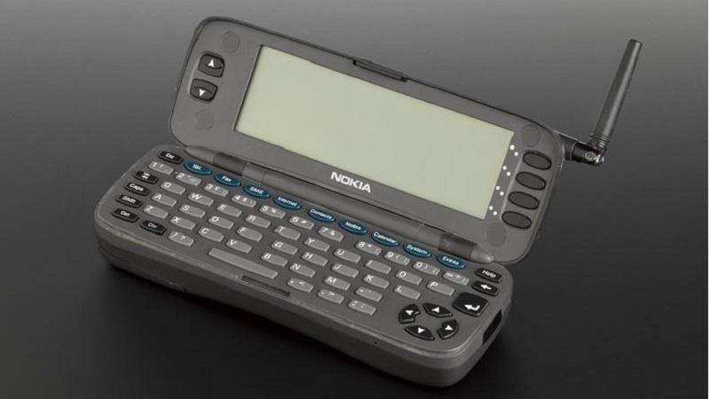 Nokia 9000 Communicator có thiết kế độc đáo