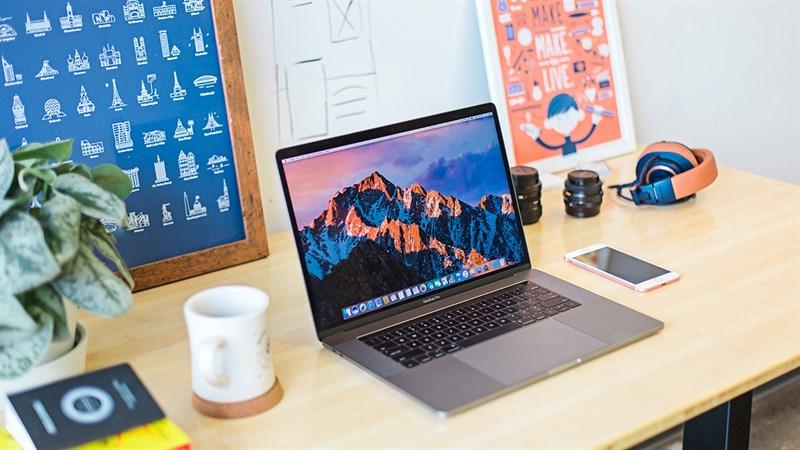 Thiết kế mỏng nhẹ của MacBook giúp người dùng dễ dàng mang theo và không chiếm nhiều diện tích sử dụng