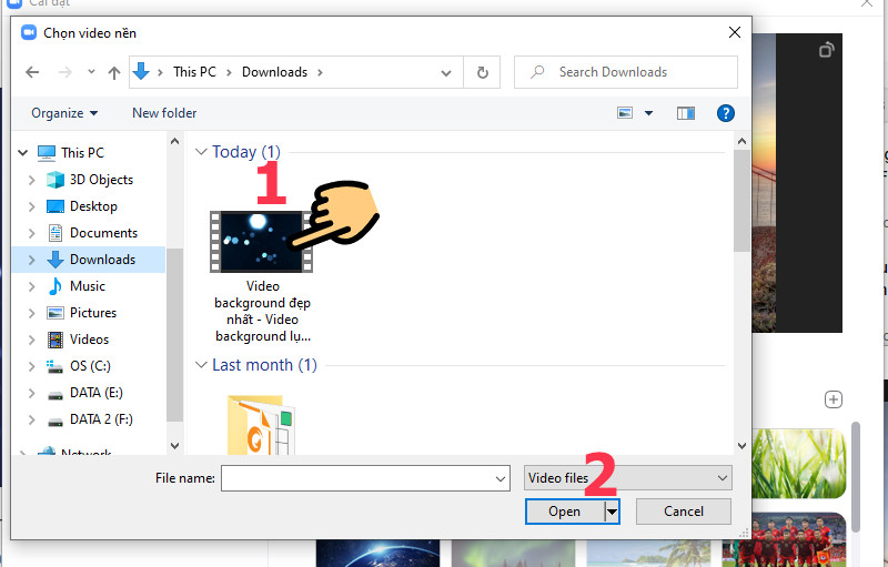 Chọn video muốn đặt l&agrave;m background Zoom
