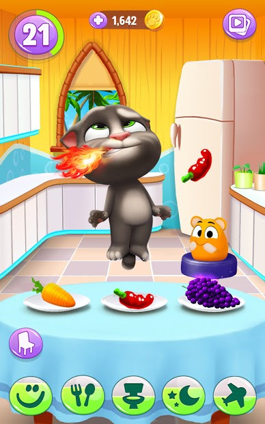 Mèo Tom trong My Talking Tom 2 đang mặc quần áo