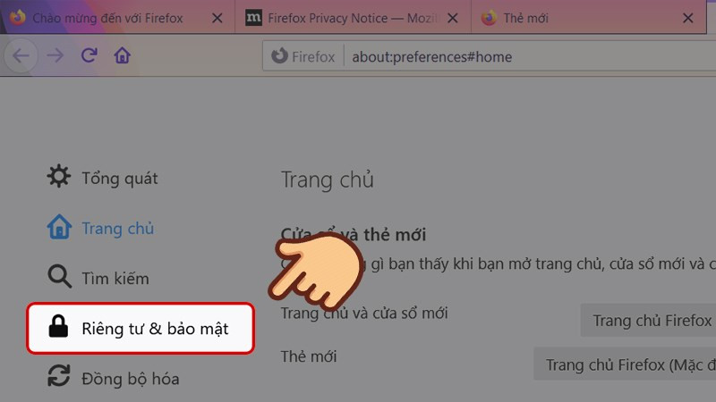 Tại mục Tùy chọn, chọn Riêng tư & bảo mật.