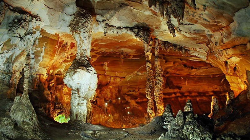 Thạch nhũ bên trong động Phong Nha