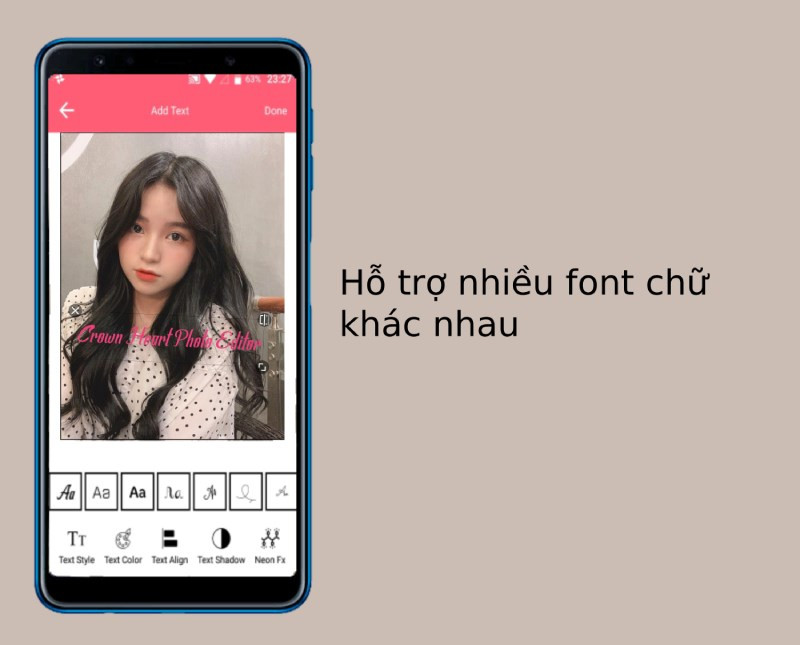 Ví dụ về việc thêm chữ vào ảnh bằng ứng dụng Crown Heart Photo Editor.
