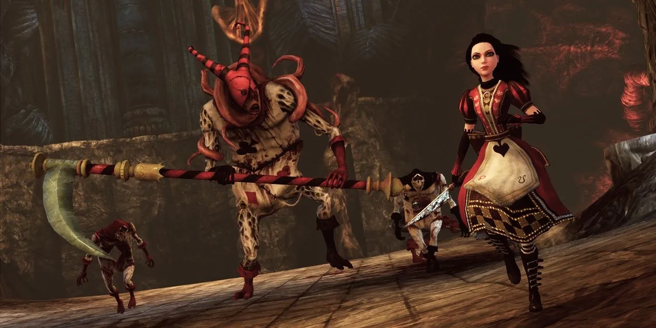 Alice chạy trốn khỏi lính bài trong Alice: Madness Returns, một game hack and slash đậm chất u tối