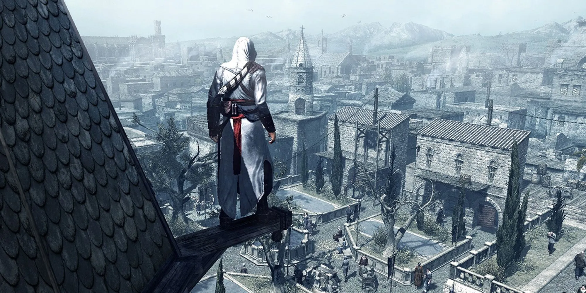 Altair nhìn ra thành phố từ mái nhà cao trong phiên bản Assassin's Creed đầu tiên