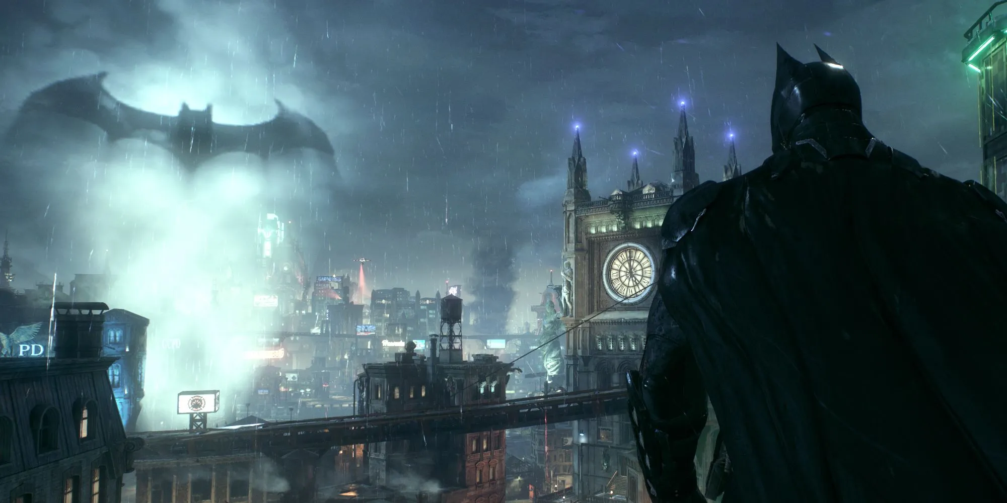 Batman nhìn ra thành phố Arkham City từ một vị trí cao trong đêm