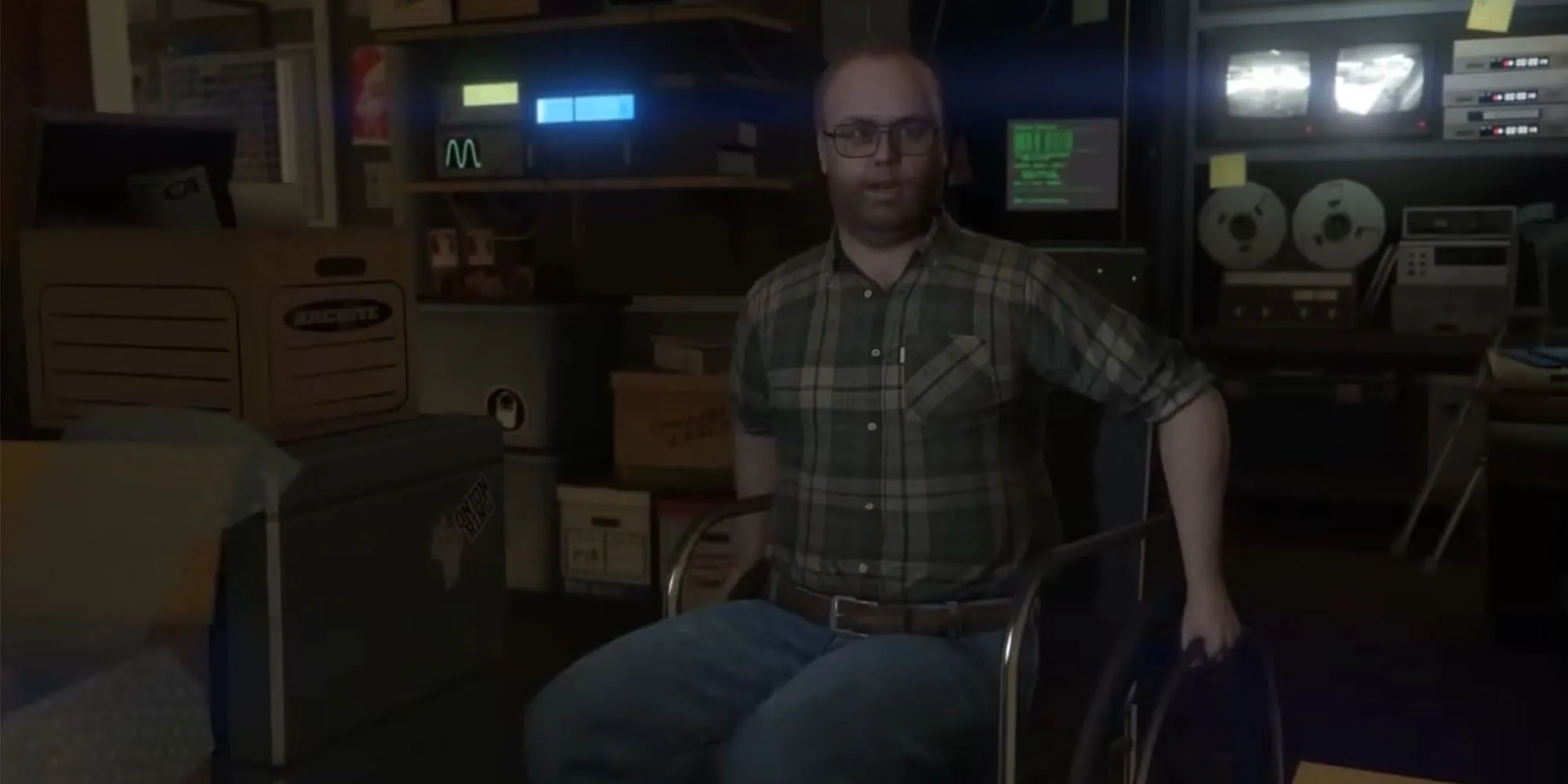 Michael xâm nhập trụ sở Lifeinvader trong nhiệm vụ Friend Request GTA V