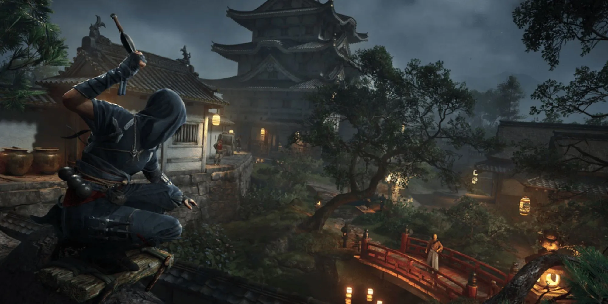 Một cảnh ám sát đậm chất điện ảnh trong game Assassin's Creed Shadows, nơi người chơi có thể tương tác với các công trình kiến trúc lịch sử