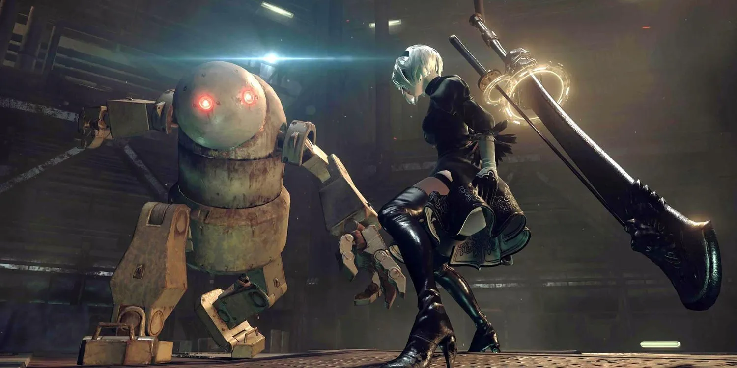 Nhân vật 2B trong NieR: Automata đứng giữa khung cảnh đổ nát, thể hiện thế giới hậu tận thế của game.