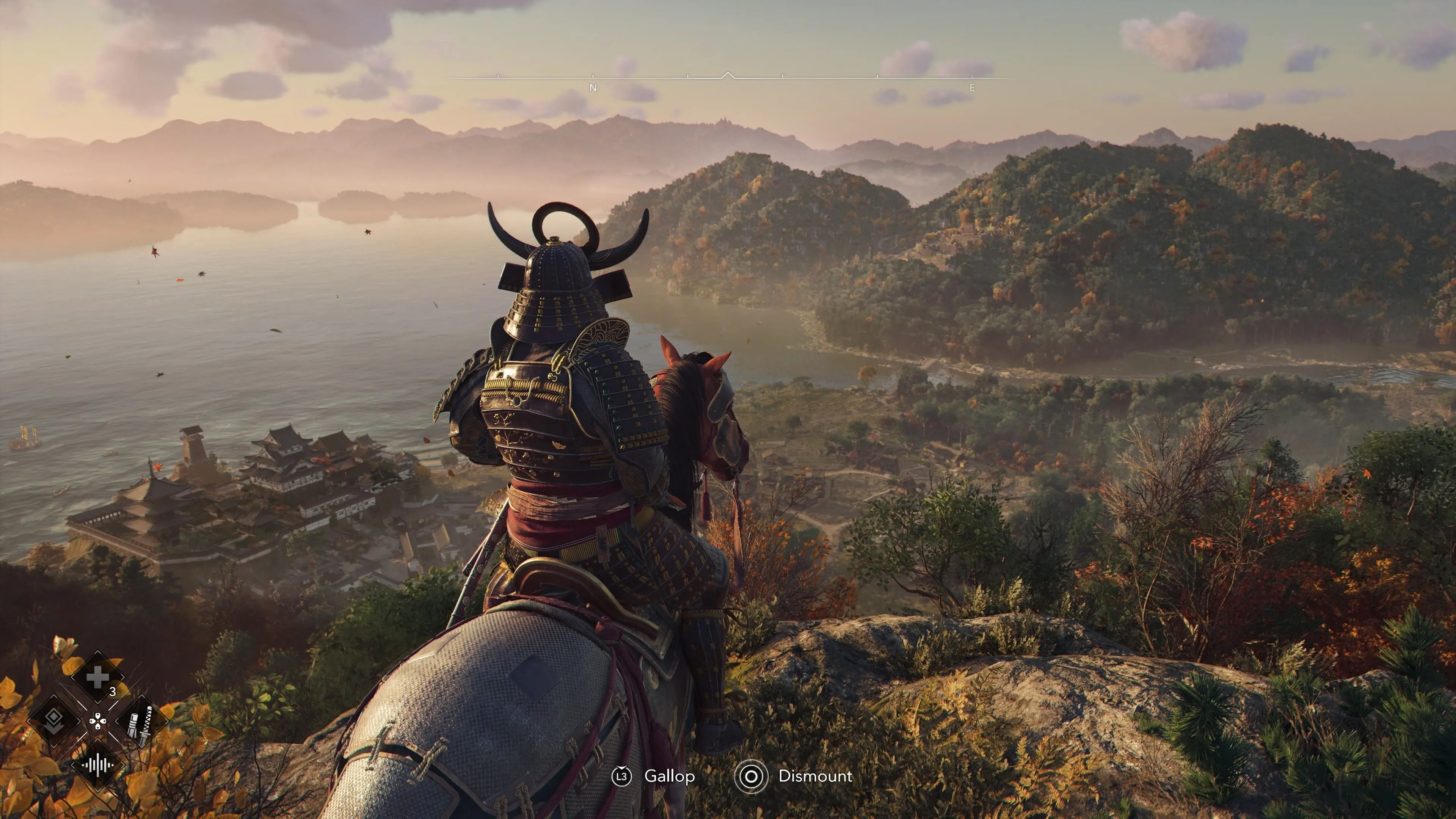 Nhân vật Yasuke trong Assassin's Creed Shadows đang xem bản đồ trong game.