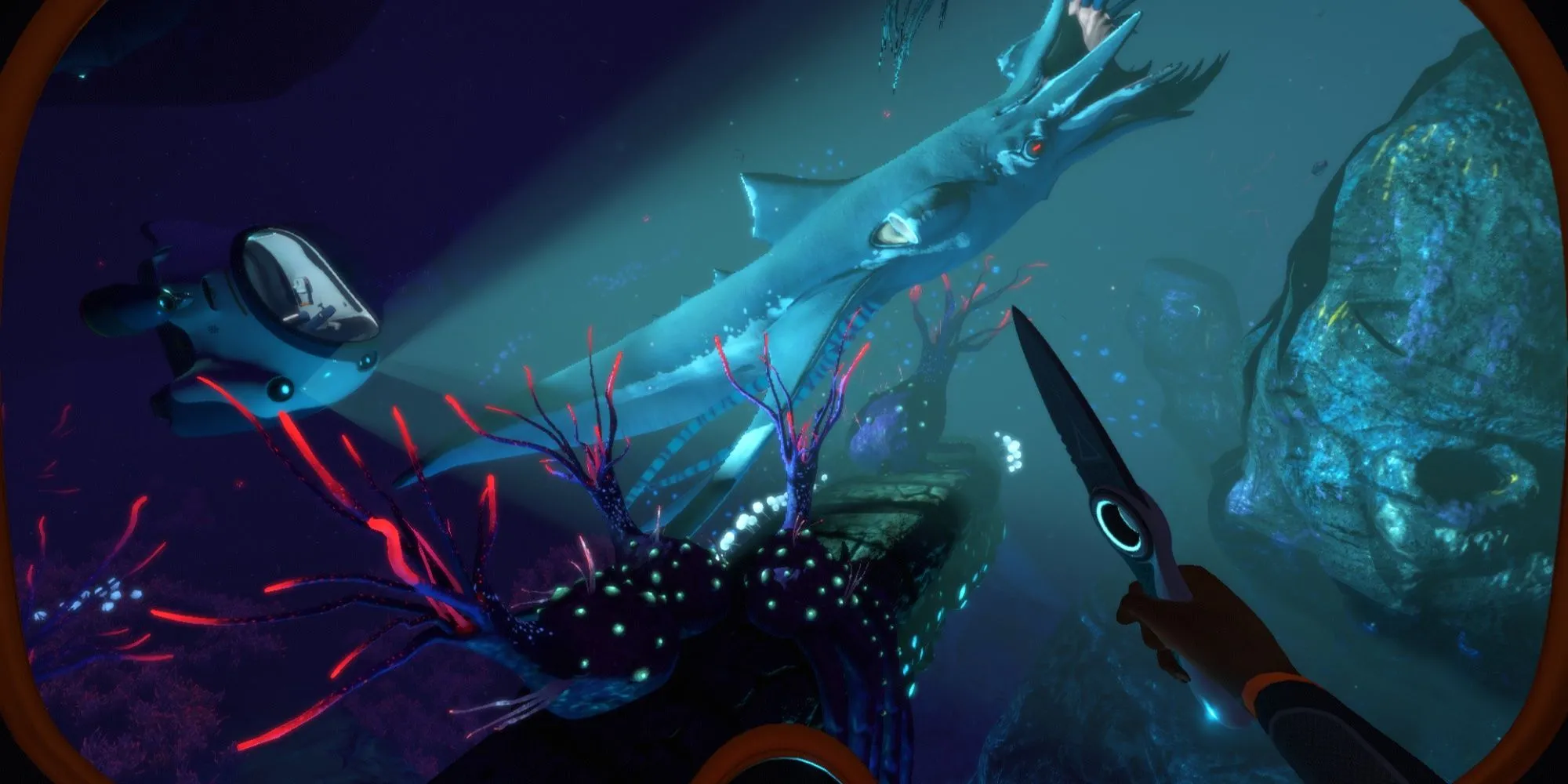 Quái vật Squidshark khổng lồ đối mặt với tàu ngầm của người chơi trong Subnautica