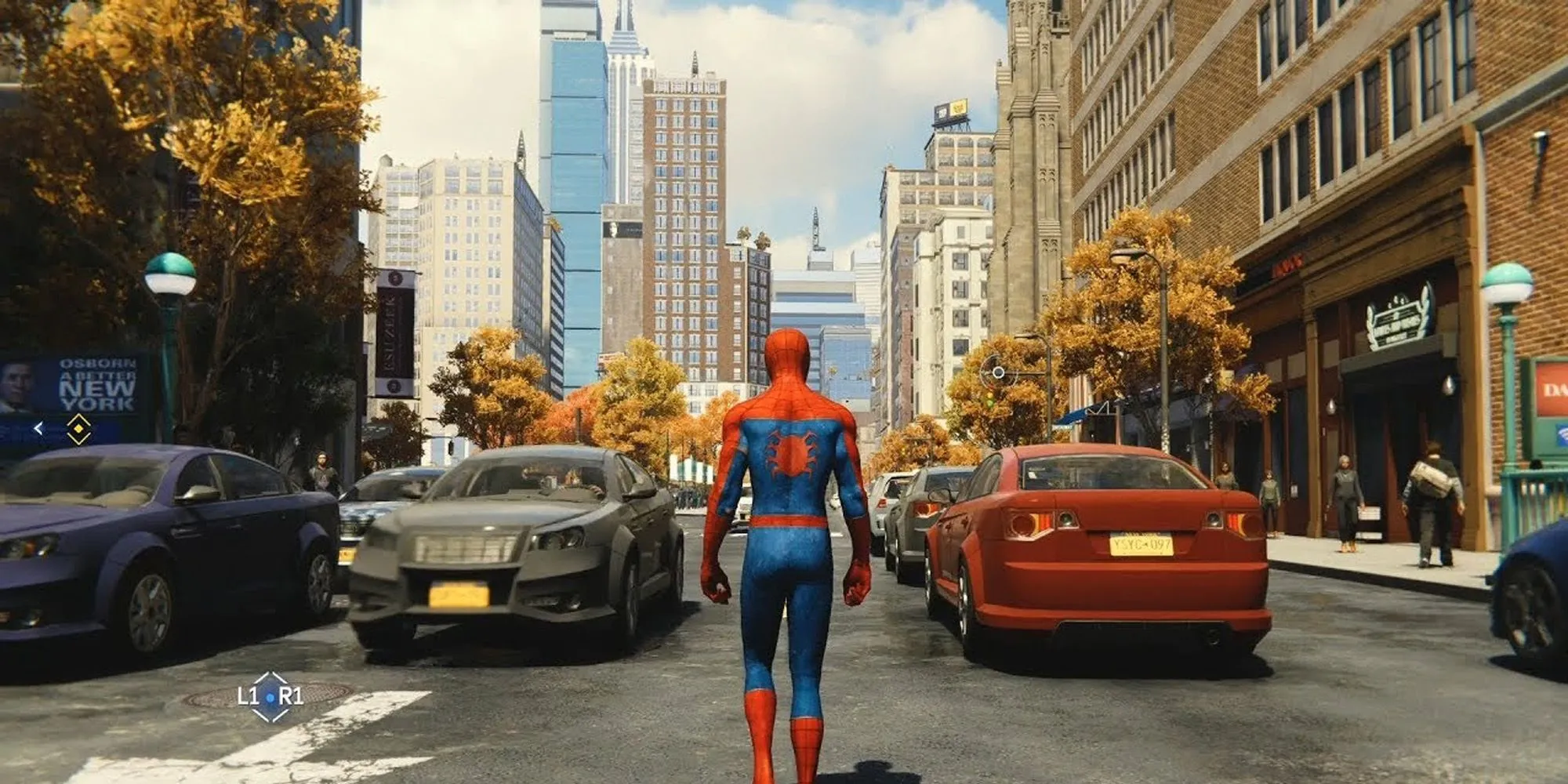 Spider-Man đu tơ qua thành phố New York, thể hiện tốc độ và sự liền mạch