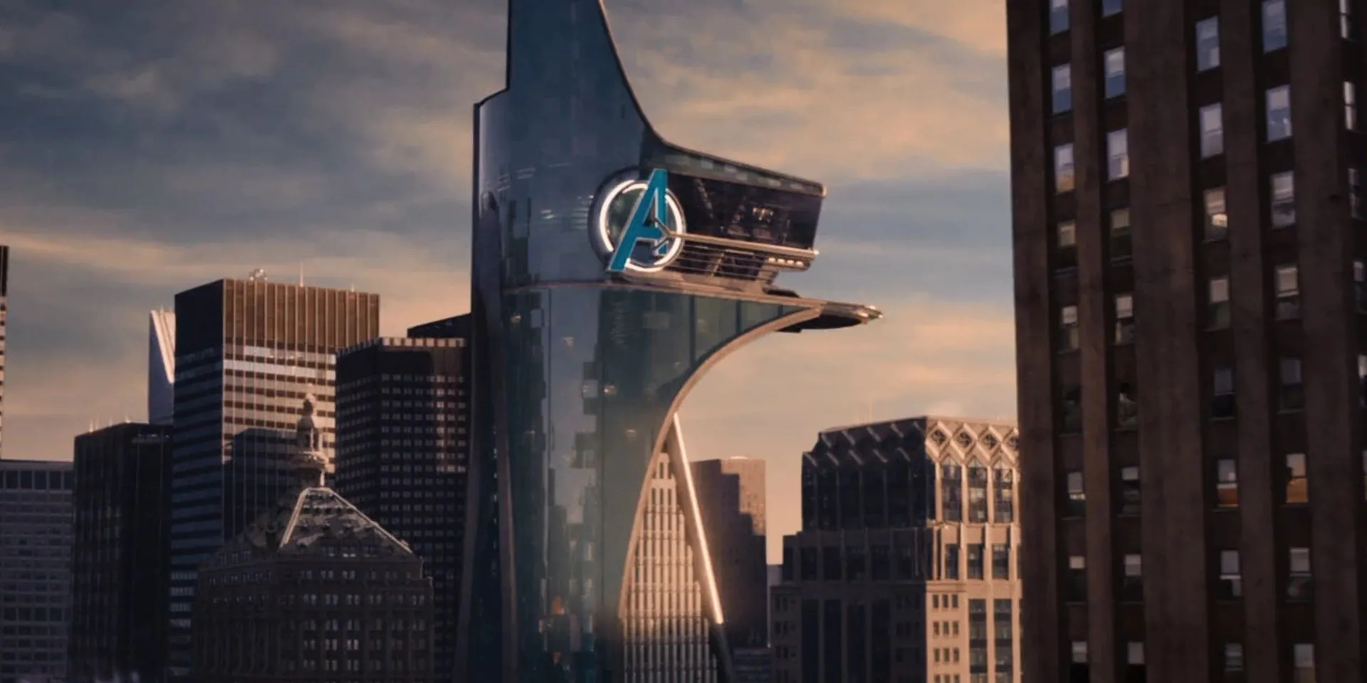 Tháp Avengers biểu tượng tại New York trong vũ trụ Marvel