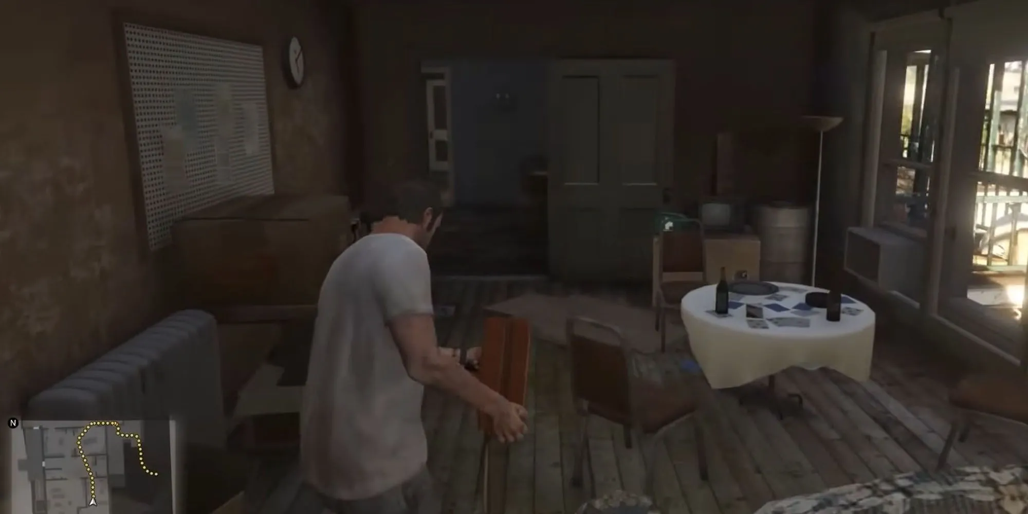 Trevor Philips tấn công trang trại O'Neil trong nhiệm vụ Crystal Maze GTA V
