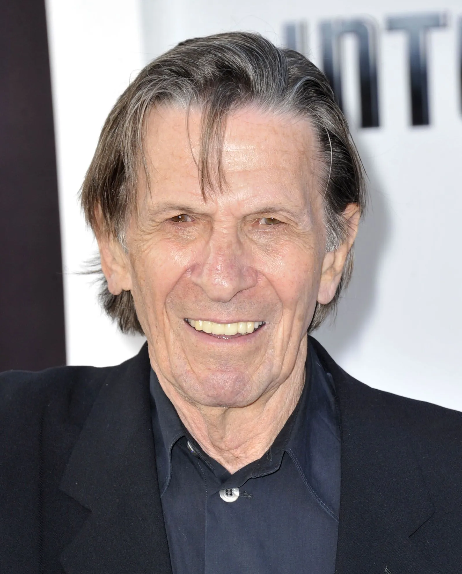 Leonard Nimoy trong vai Spock, nhân vật đại diện cho logic và khoa học, thiết kế tính cách có chiều sâu, thường được tái hiện trong các tựa game RPG.