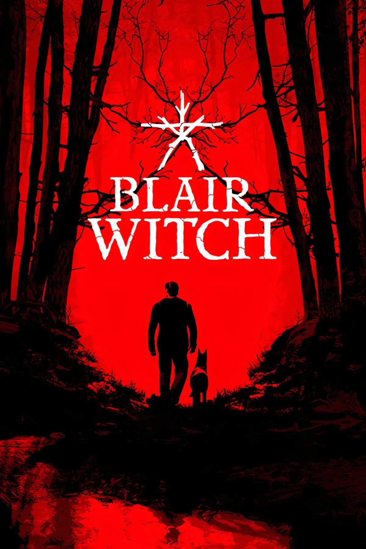 Nhân vật chính Ellis trong Blair Witch cùng chú chó Bullet đang băng qua khu rừng tối và mờ ảo